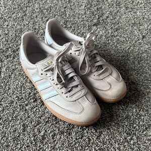 ADIDAS WOMEN'S SAMBA OG WONDER TAUPE / WHITE - GOLD - BROWN / 7